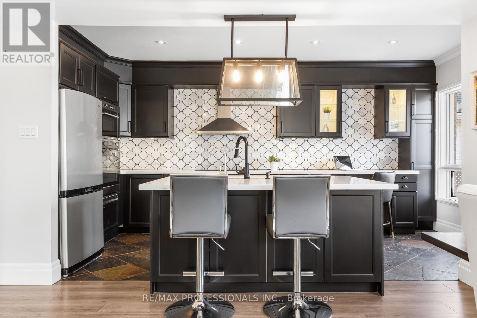 1241 Brillinger Street, Oakville (Wt West Oak Trails), Ontario  L6M 3T2 - Photo 15 - W12397723