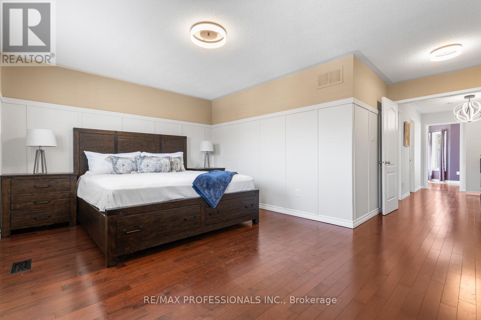 1241 Brillinger Street, Oakville (Wt West Oak Trails), Ontario  L6M 3T2 - Photo 23 - W12397723