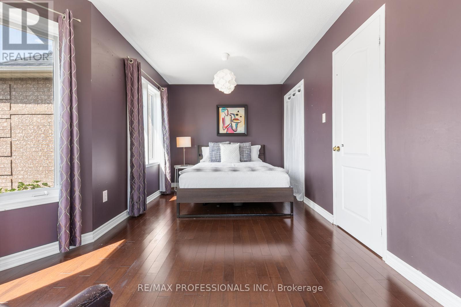 1241 Brillinger Street, Oakville (Wt West Oak Trails), Ontario  L6M 3T2 - Photo 28 - W12397723