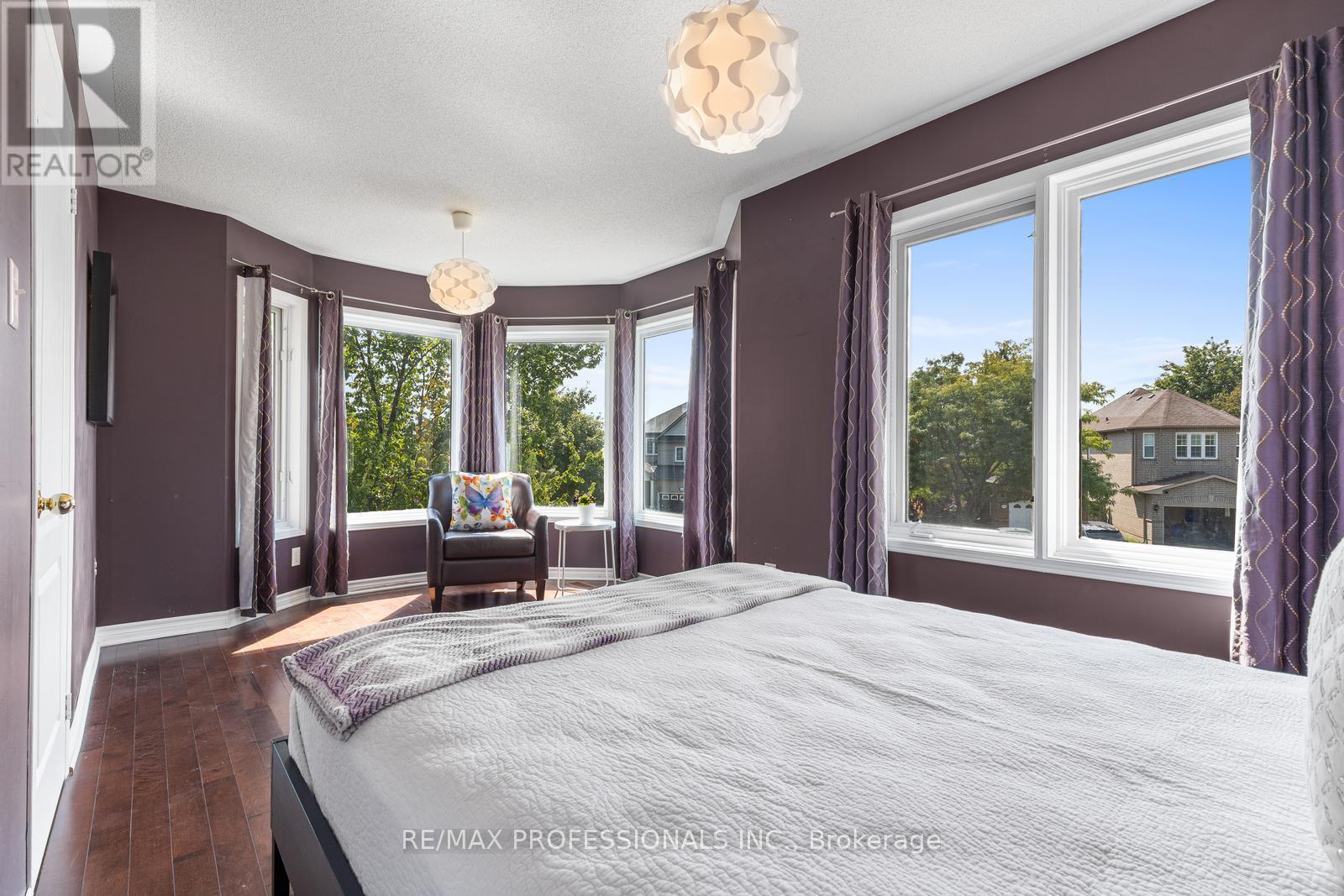 1241 Brillinger Street, Oakville (Wt West Oak Trails), Ontario  L6M 3T2 - Photo 29 - W12397723