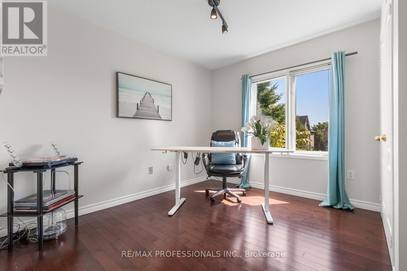 1241 Brillinger Street, Oakville (Wt West Oak Trails), Ontario  L6M 3T2 - Photo 31 - W12397723