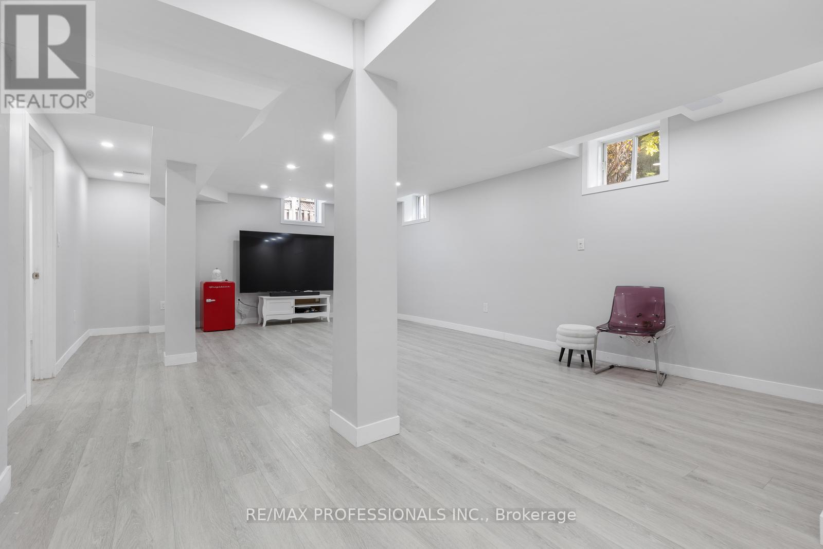 1241 Brillinger Street, Oakville (Wt West Oak Trails), Ontario  L6M 3T2 - Photo 32 - W12397723