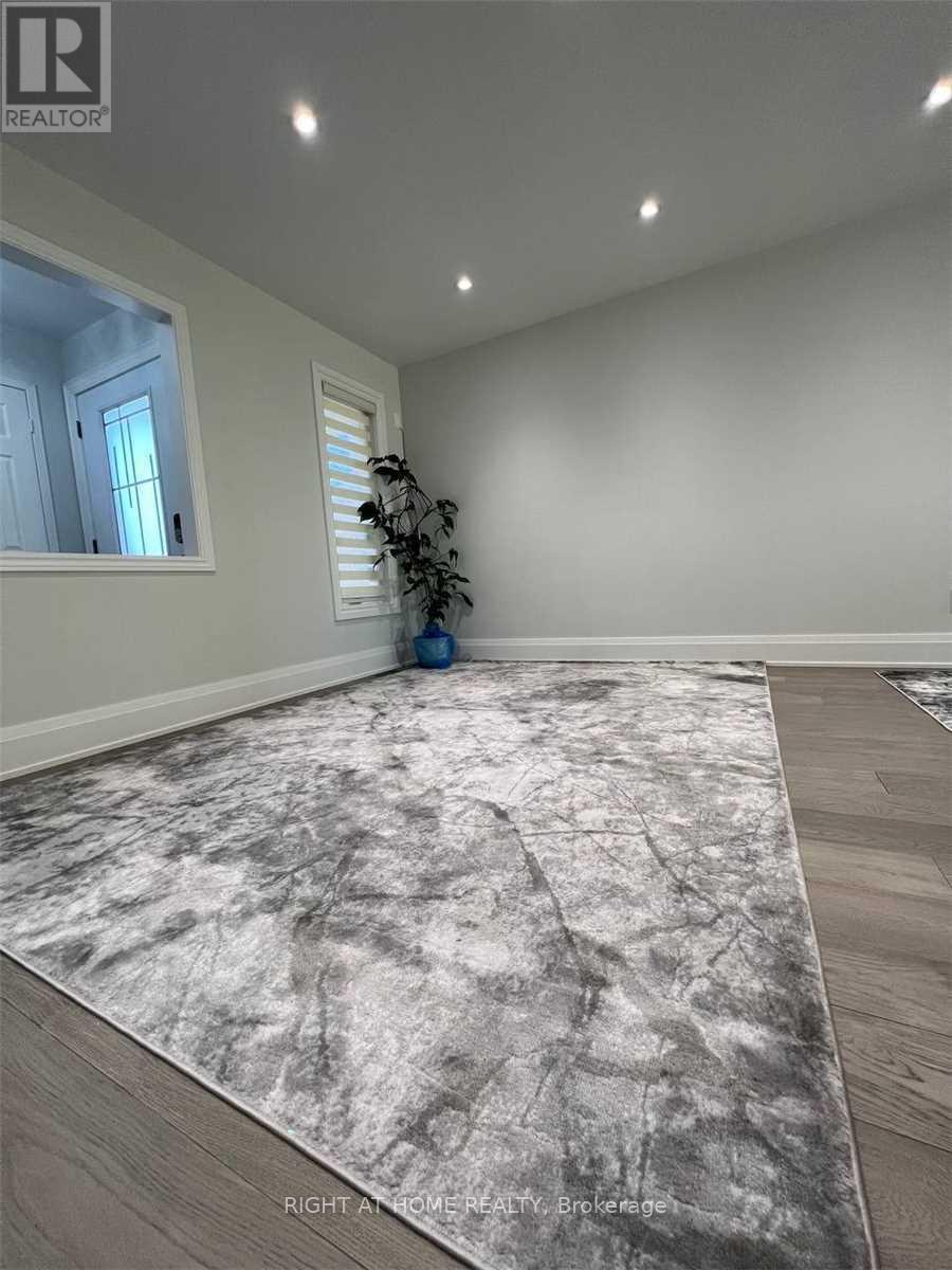 5936 Candlebrook Court, Mississauga, Ontario  L5V 2V5 - Photo 12 - W12397730