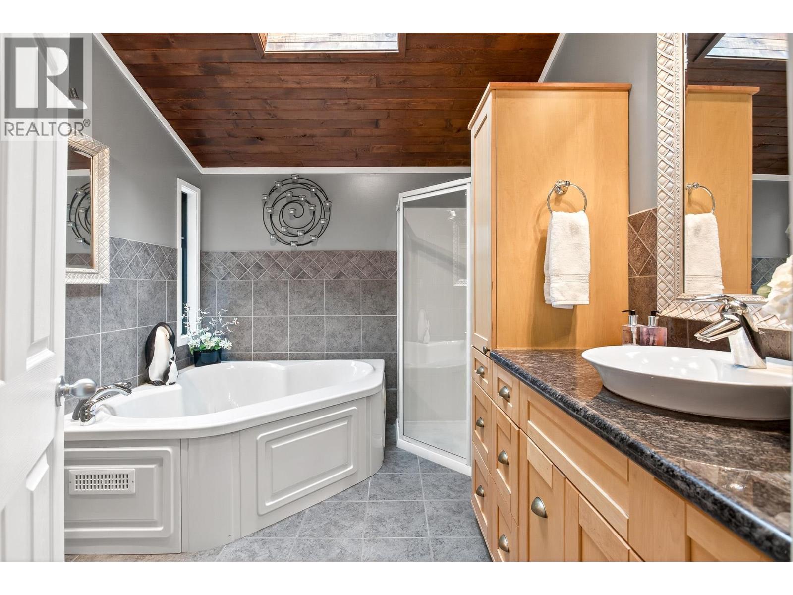 15 Crawford Bay, Port Moody, British Columbia  V3H 3N3 - Photo 29 - R3046765