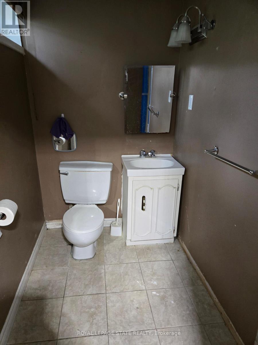 4 - 153 Limeridge Road W, Hamilton, Ontario  L9C 2V3 - Photo 15 - X12397701