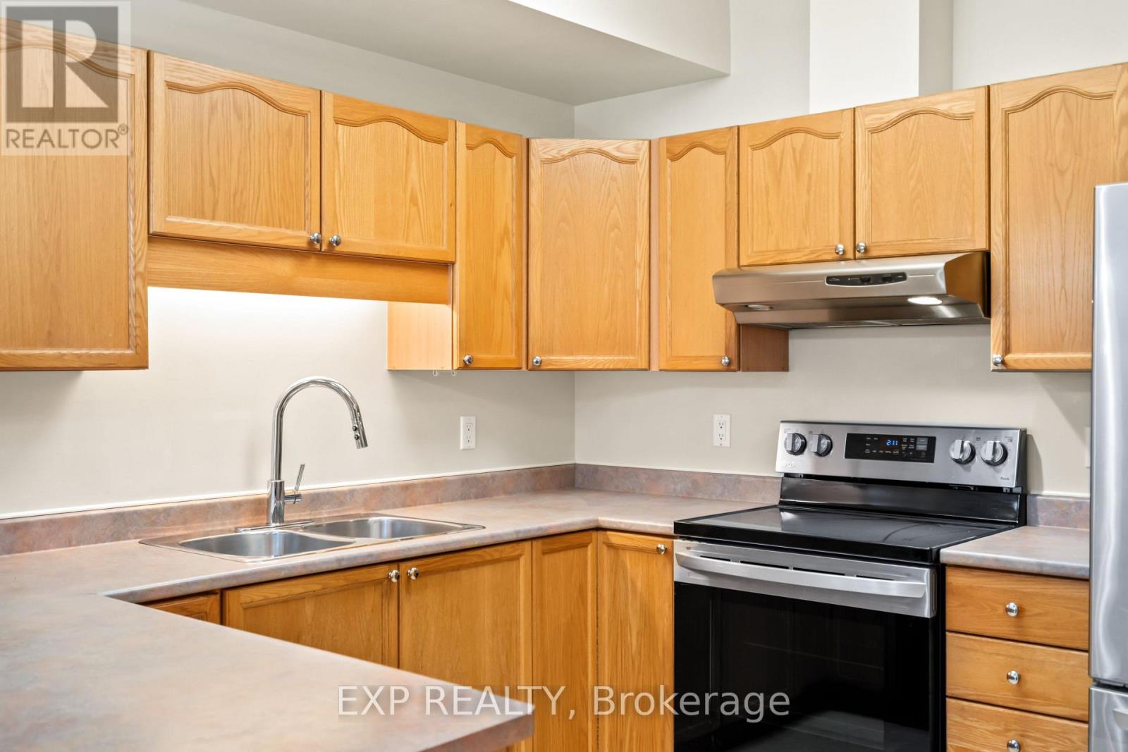 134 Hibernia Street, Cobourg, Ontario  K9A 3J8 - Photo 9 - X12397757