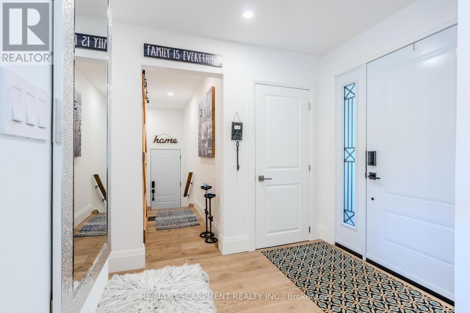 23 West Hampton Road, St. Catharines, Ontario  L2T 3E6 - Photo 18 - X12397782