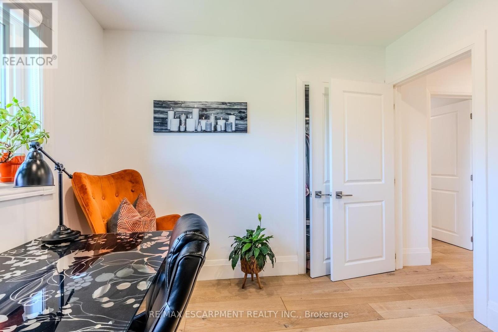 23 West Hampton Road, St. Catharines, Ontario  L2T 3E6 - Photo 25 - X12397782