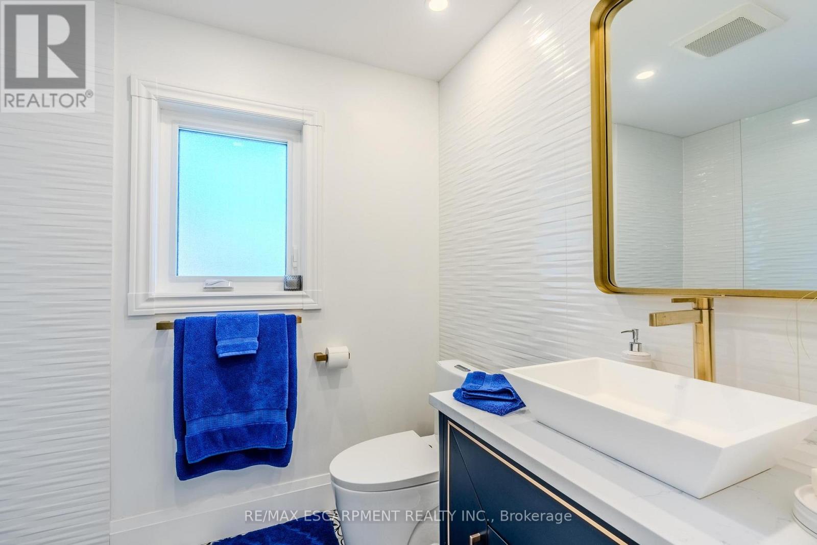 23 West Hampton Road, St. Catharines, Ontario  L2T 3E6 - Photo 26 - X12397782