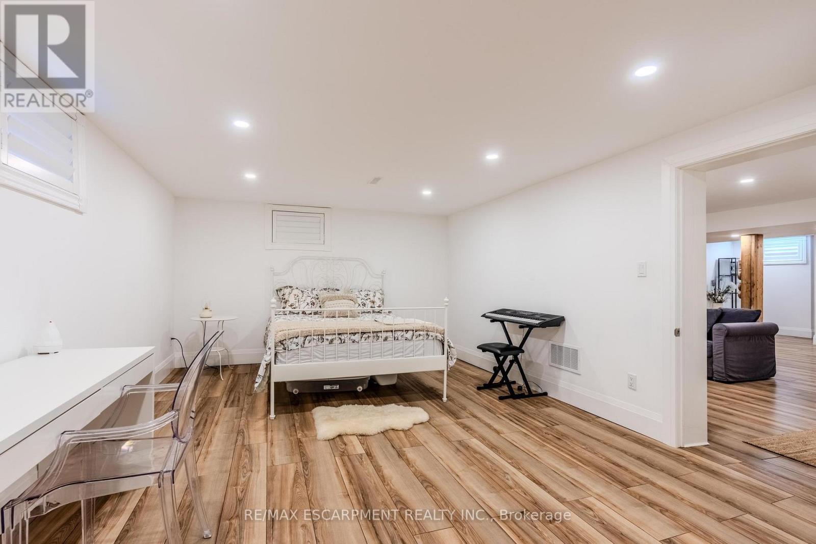 23 West Hampton Road, St. Catharines, Ontario  L2T 3E6 - Photo 34 - X12397782