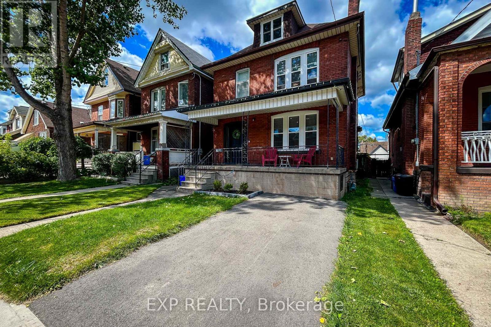 191 Stirton Street, Hamilton, Ontario  L8L 6G7 - Photo 2 - X12397812