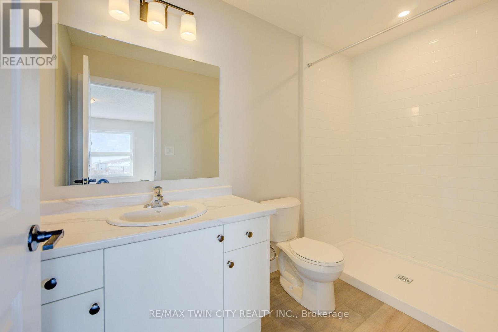 167 Dunnigan Drive, Kitchener, Ontario  N2B 0B1 - Photo 14 - X12397826