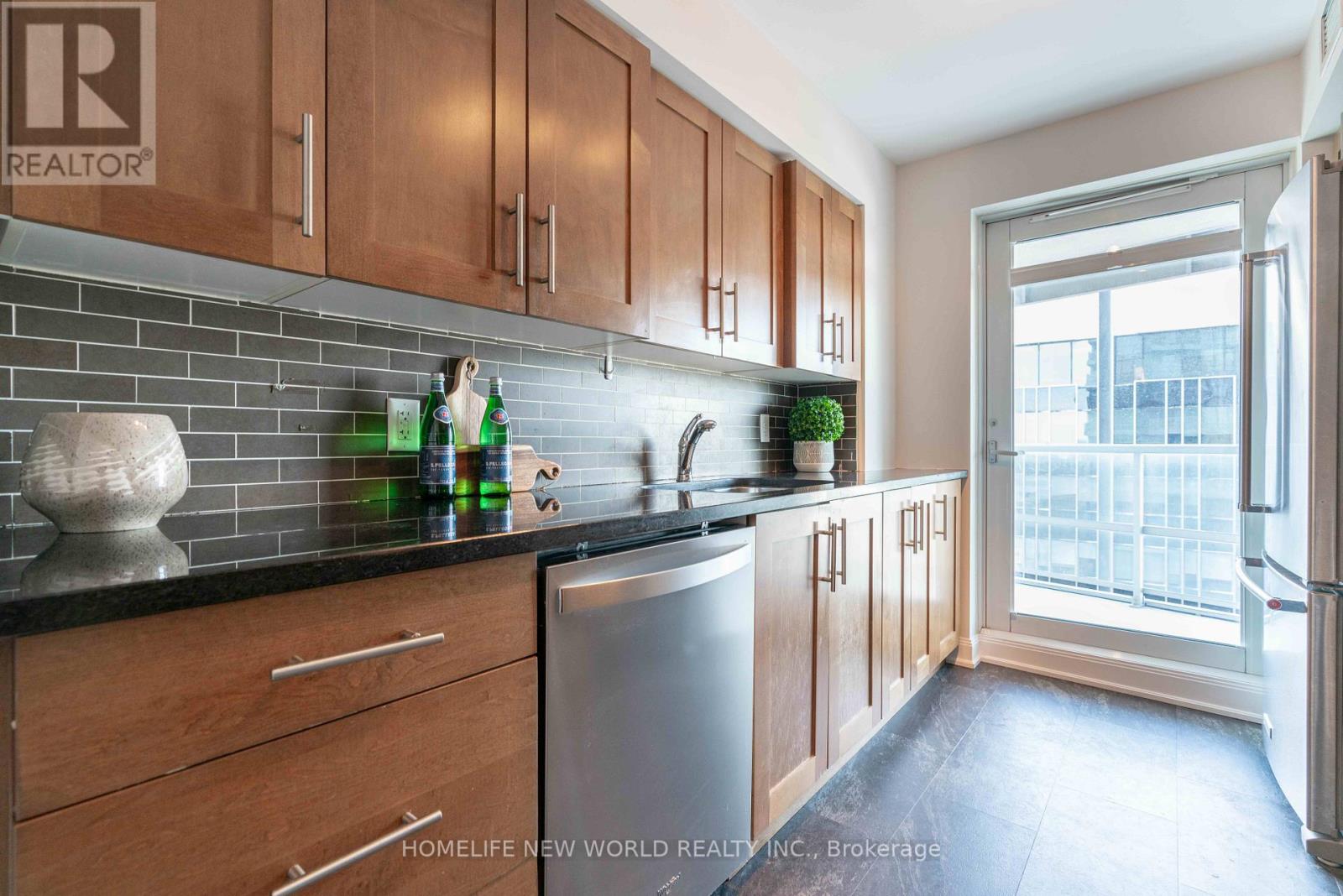 2105 - 2181 Yonge Street, Toronto (Mount Pleasant West), Ontario  M4S 3H7 - Photo 31 - C12337420