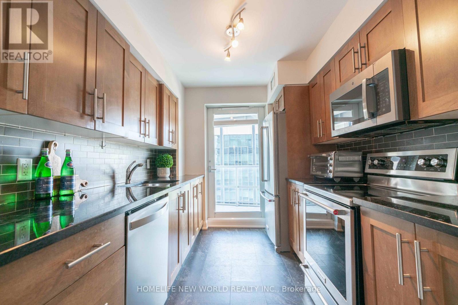 2105 - 2181 Yonge Street, Toronto (Mount Pleasant West), Ontario  M4S 3H7 - Photo 28 - C12337420