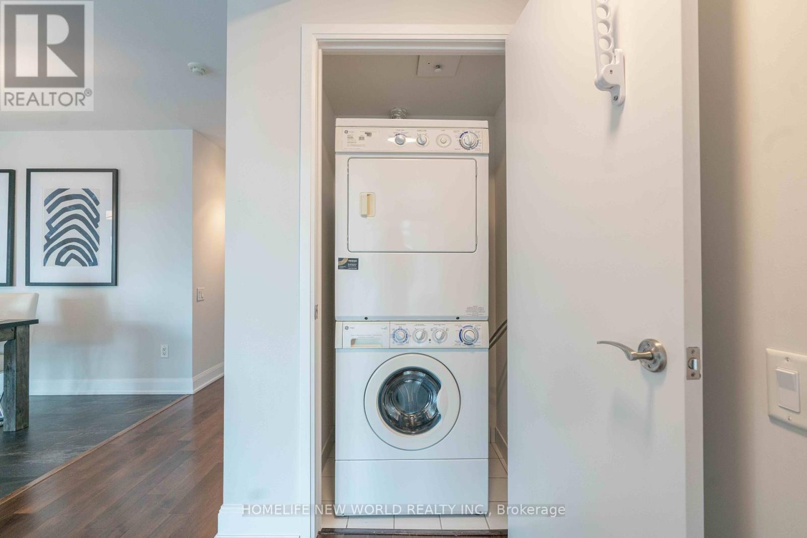 2105 - 2181 Yonge Street, Toronto (Mount Pleasant West), Ontario  M4S 3H7 - Photo 44 - C12337420
