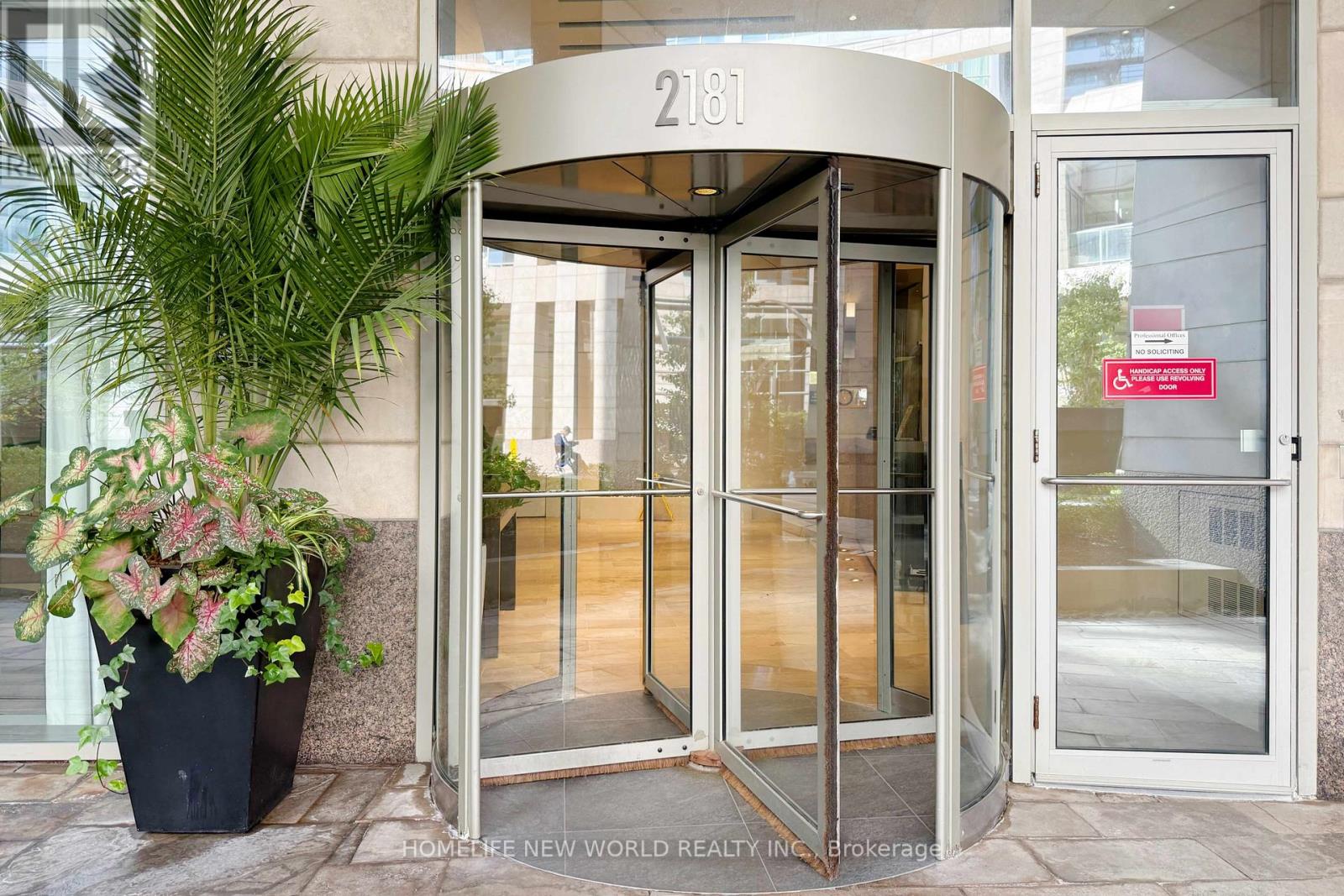 2105 - 2181 Yonge Street, Toronto (Mount Pleasant West), Ontario  M4S 3H7 - Photo 7 - C12337420