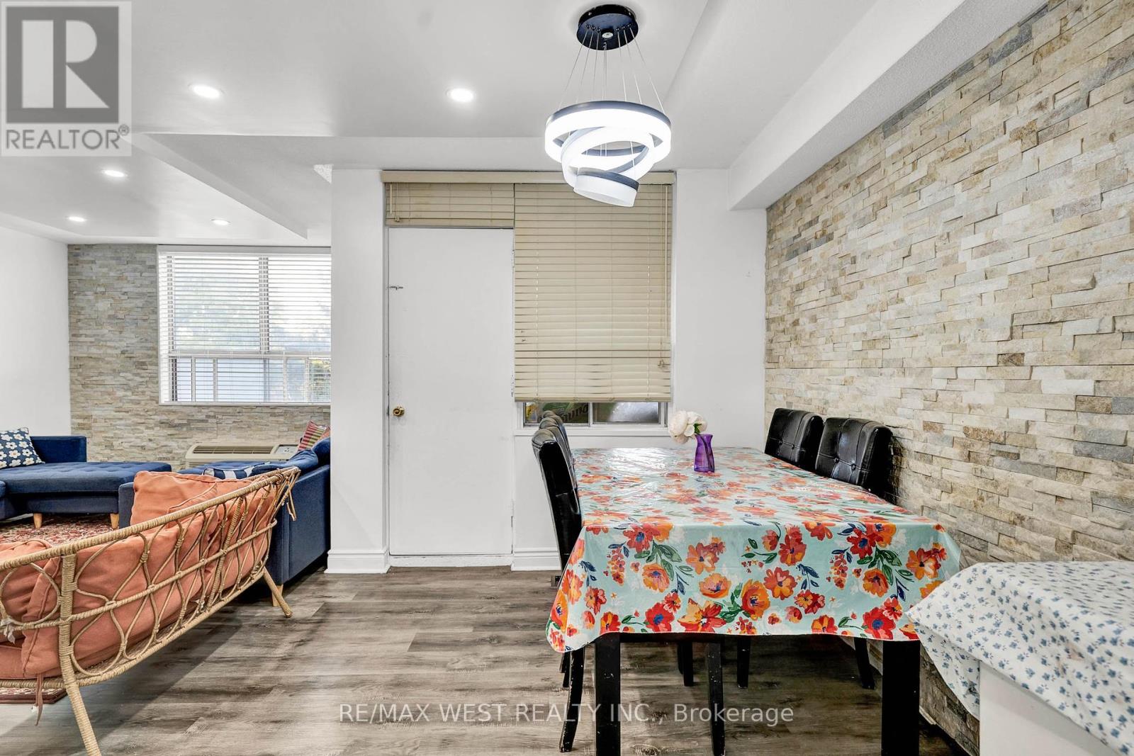 102 - 2825 Islington Avenue, Toronto, Ontario  M9L 2K1 - Photo 10 - W12392548