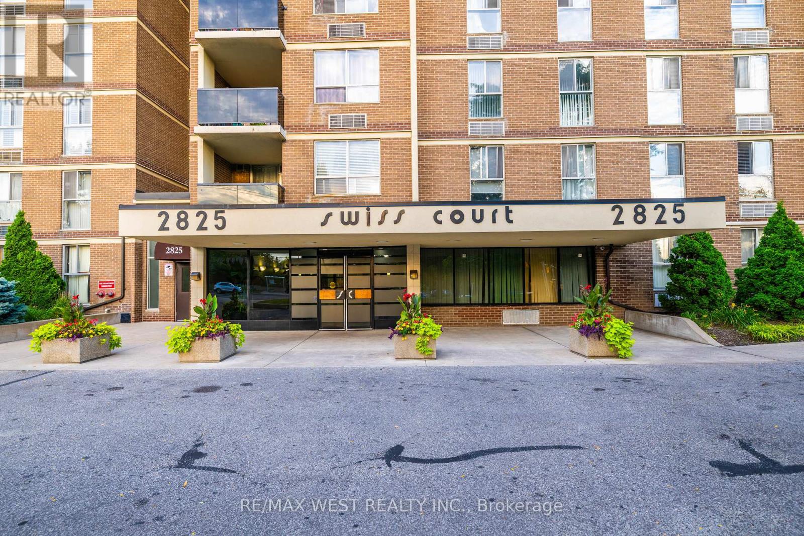 102 - 2825 Islington Avenue, Toronto, Ontario  M9L 2K1 - Photo 3 - W12392548