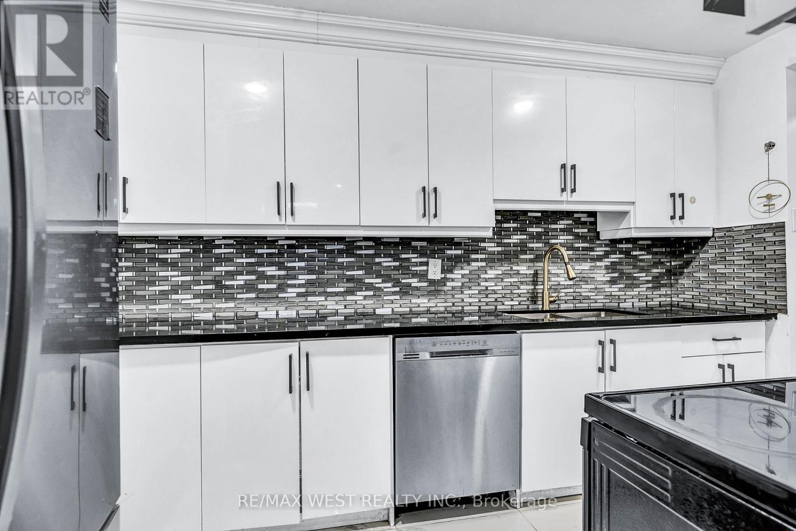 102 - 2825 Islington Avenue, Toronto, Ontario  M9L 2K1 - Photo 14 - W12392548