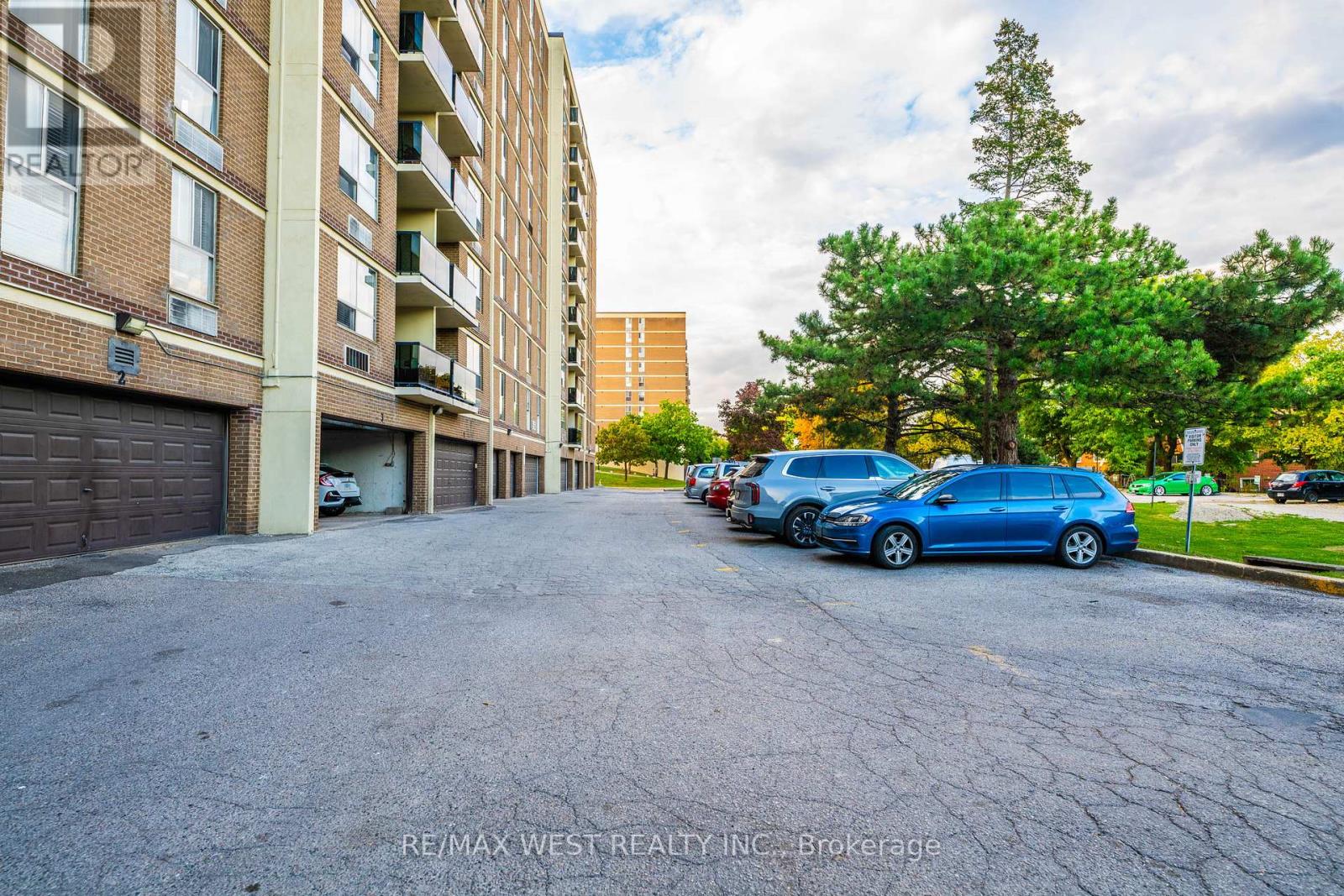 102 - 2825 Islington Avenue, Toronto, Ontario  M9L 2K1 - Photo 27 - W12392548