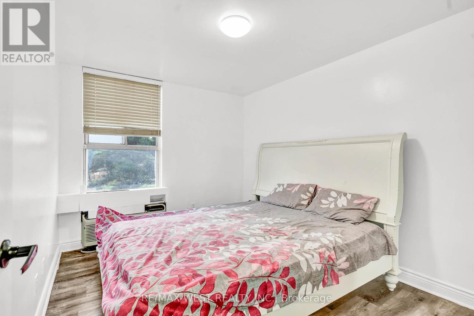 102 - 2825 Islington Avenue, Toronto, Ontario  M9L 2K1 - Photo 16 - W12392548