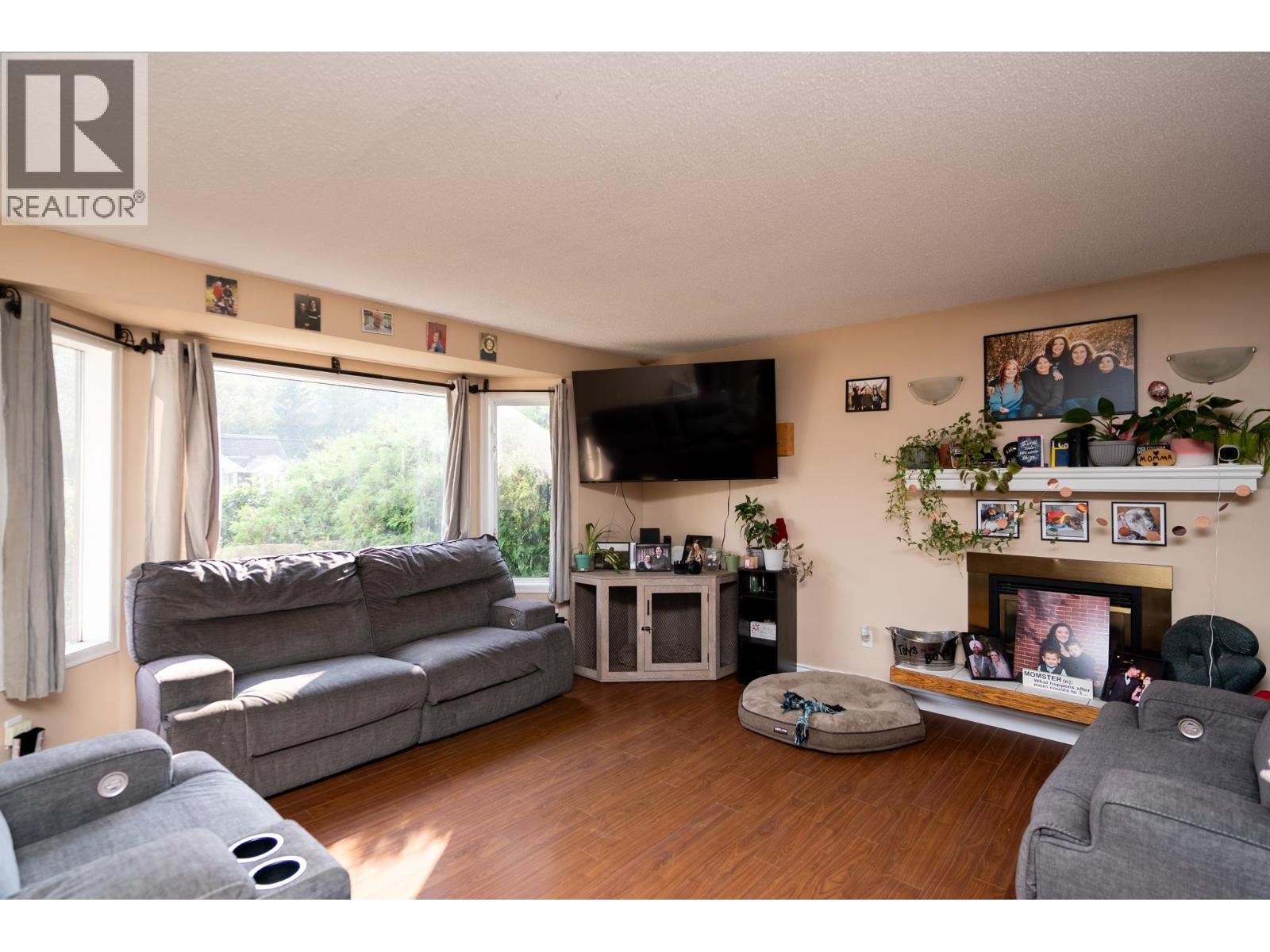 Property at 2724 PETERSEN ROAD image 3