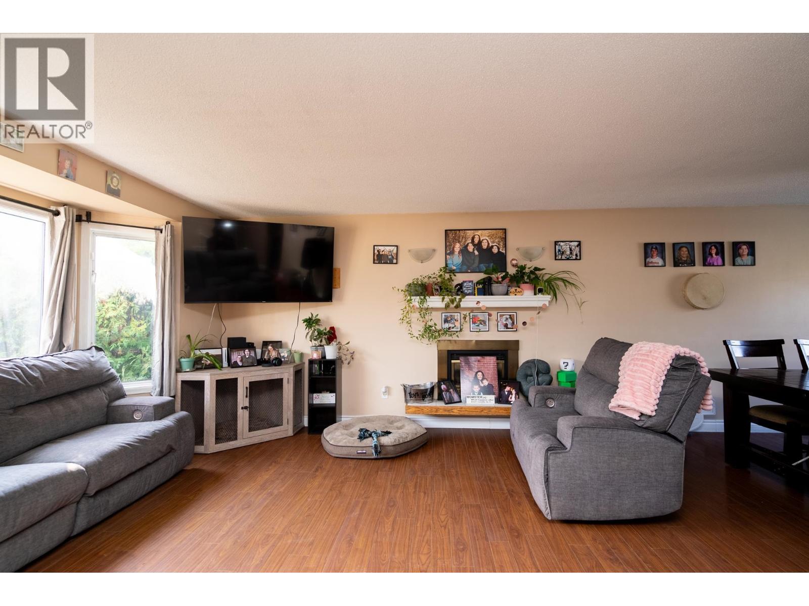 Property at 2724 PETERSEN ROAD image 4