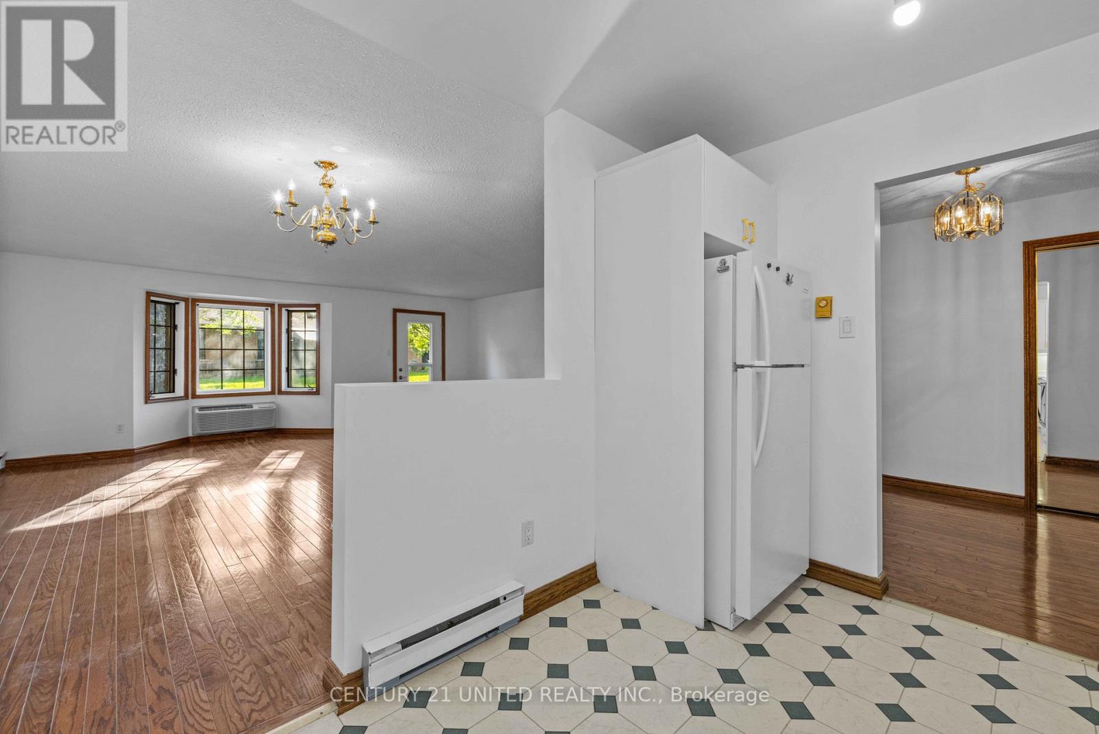 8 - 21 Paddock Wood, Peterborough, Ontario  K9H 7H2 - Photo 10 - X12397997