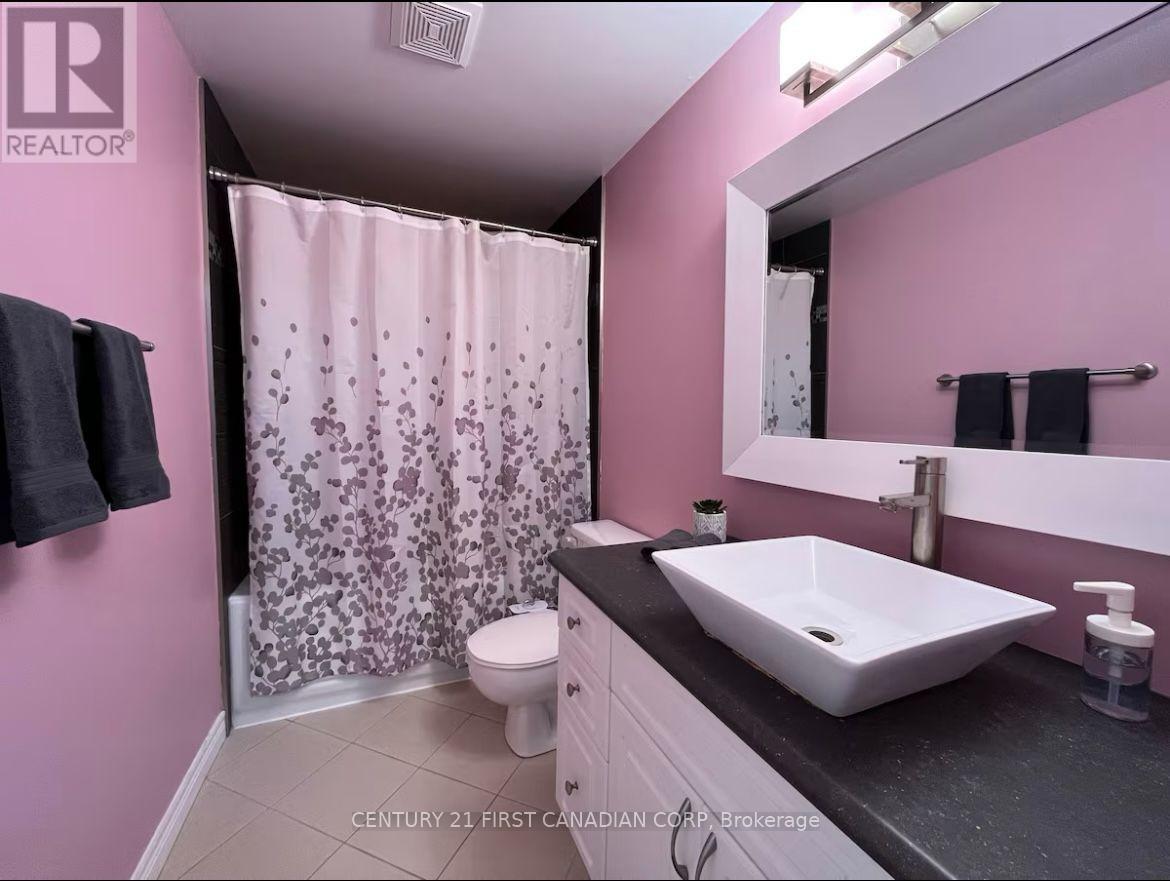 2 - 70 Chapman Court, London North, Ontario  N6G 4Z4 - Photo 12 - X12397973