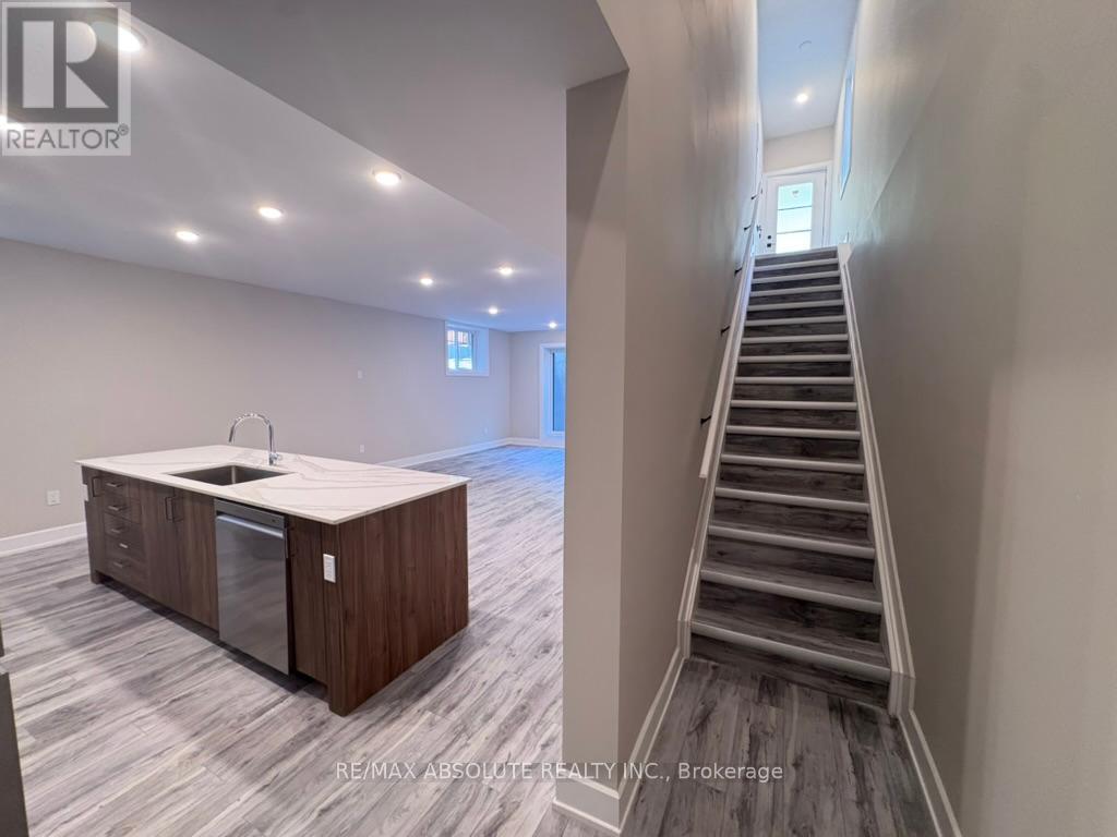 4 - 613 Parkview Road, Ottawa, Ontario  K1Z 6E6 - Photo 3 - X12398026