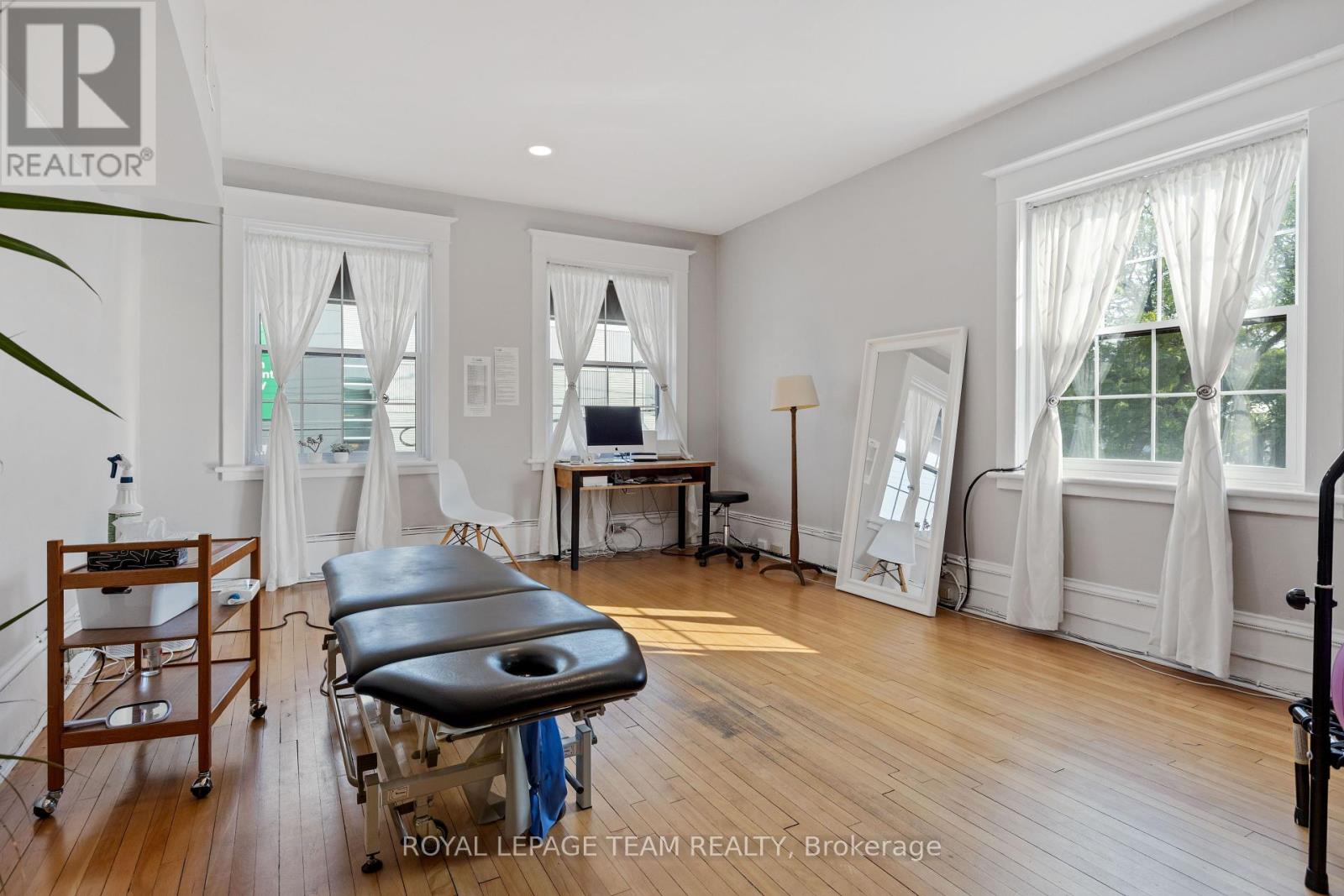365 Richmond Road, Ottawa, Ontario  K2A 0E7 - Photo 26 - X12398028