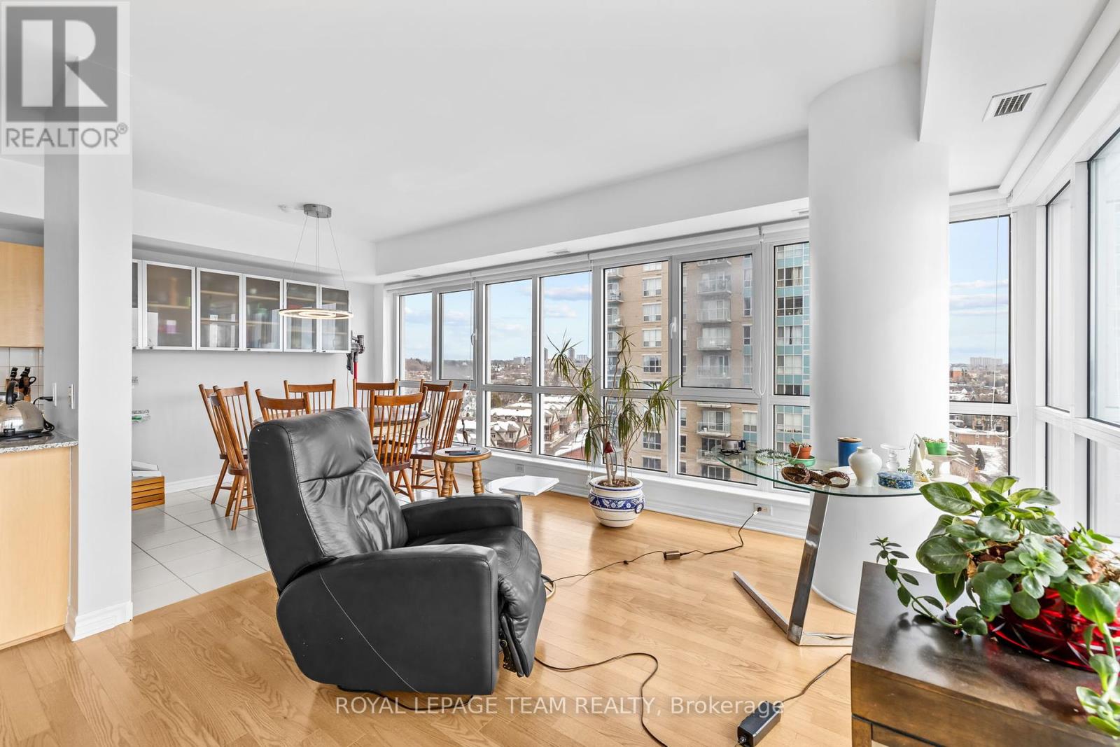 1002 - 70 Landry Street, Ottawa, Ontario  K1L 0A8 - Photo 8 - X12398123
