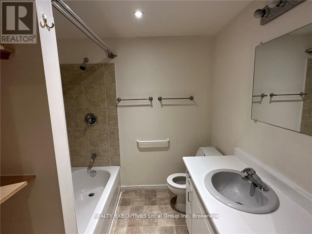 510 Valois Drive, Mattawa, Ontario  P0H 1V0 - Photo 11 - X12398085