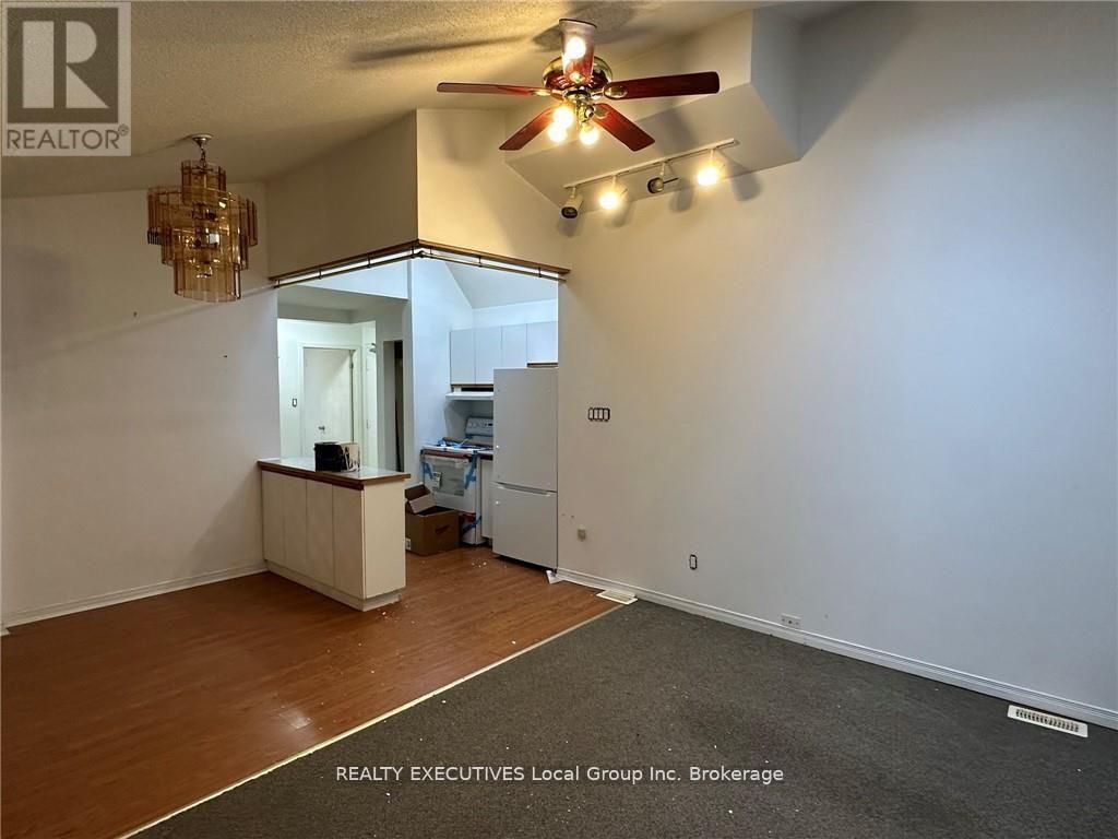 510 Valois Drive, Mattawa, Ontario  P0H 1V0 - Photo 9 - X12398085