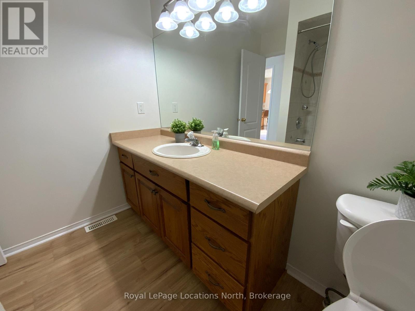 210 Quebec Street, Clearview (Stayner), Ontario  L0M 1S0 - Photo 14 - S12398136