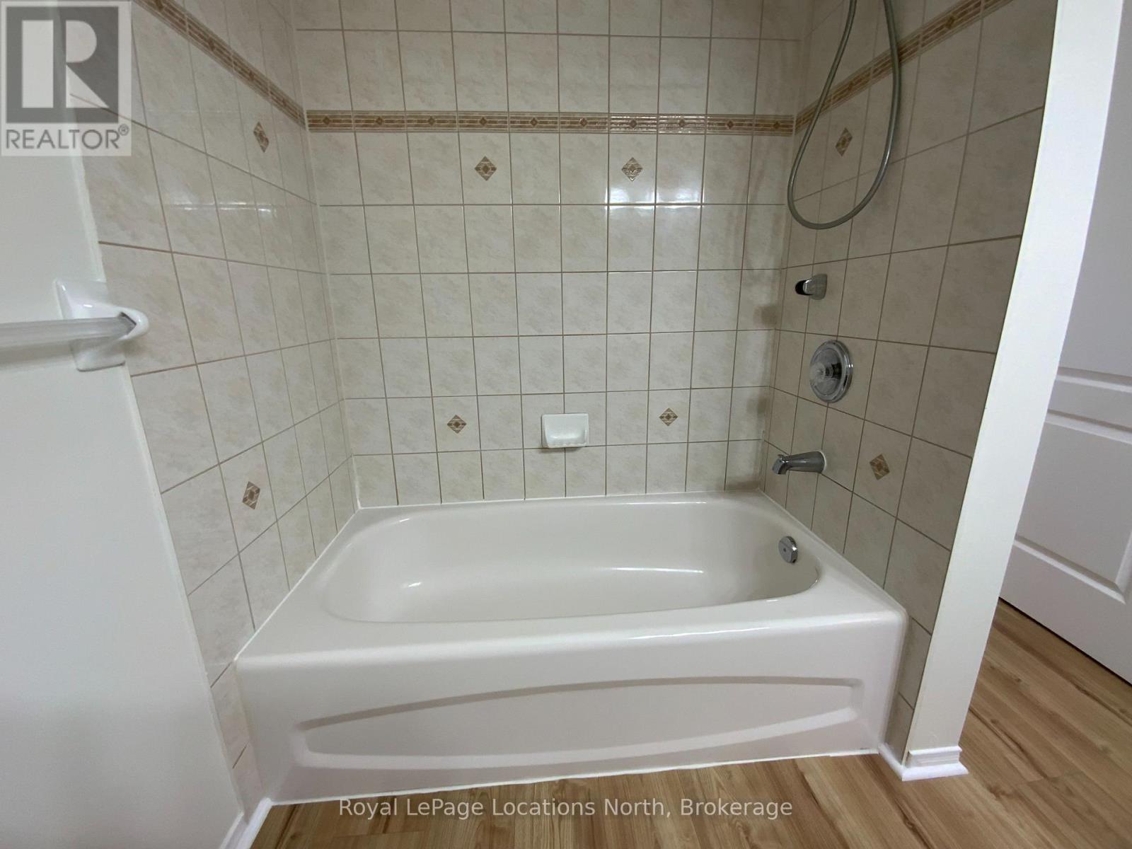 210 Quebec Street, Clearview (Stayner), Ontario  L0M 1S0 - Photo 15 - S12398136