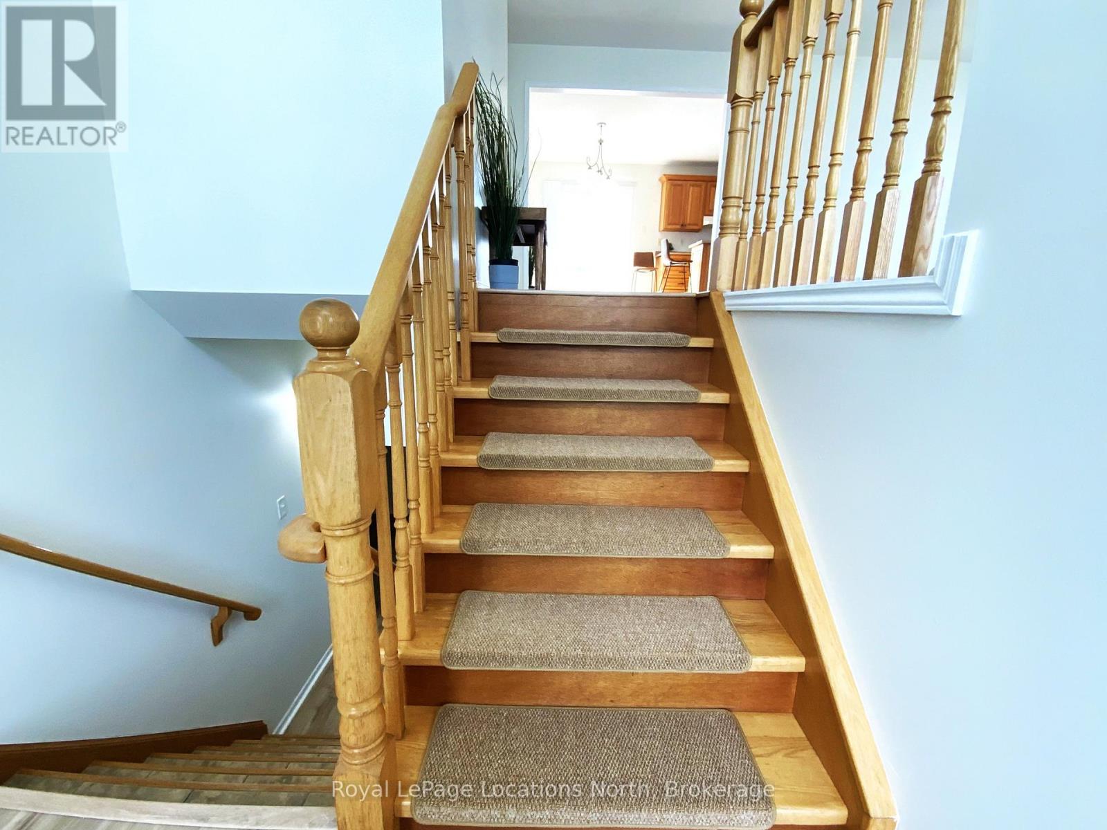210 Quebec Street, Clearview (Stayner), Ontario  L0M 1S0 - Photo 3 - S12398136