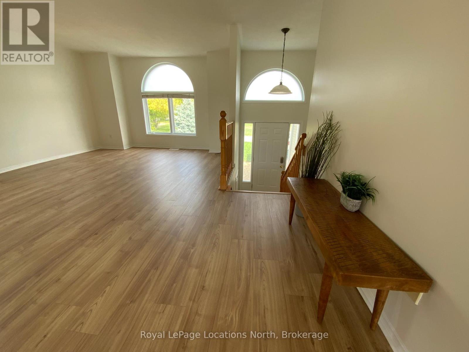 210 Quebec Street, Clearview (Stayner), Ontario  L0M 1S0 - Photo 5 - S12398136