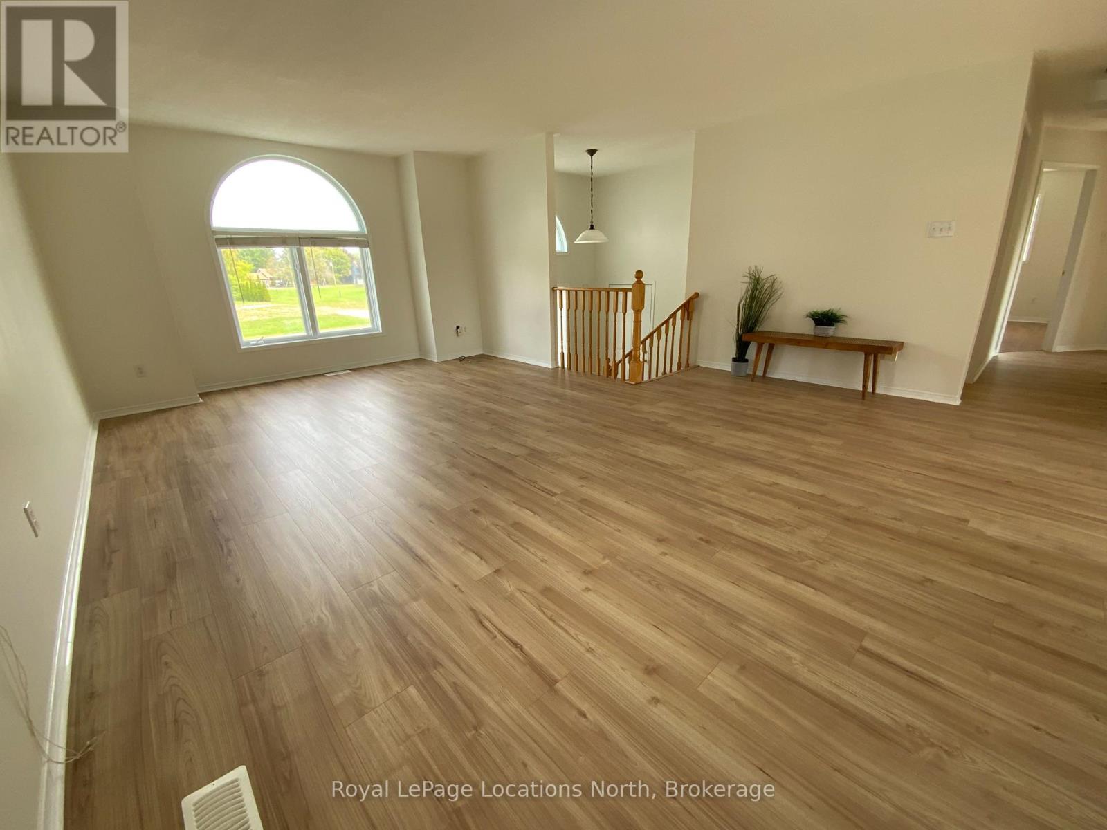 210 Quebec Street, Clearview (Stayner), Ontario  L0M 1S0 - Photo 6 - S12398136
