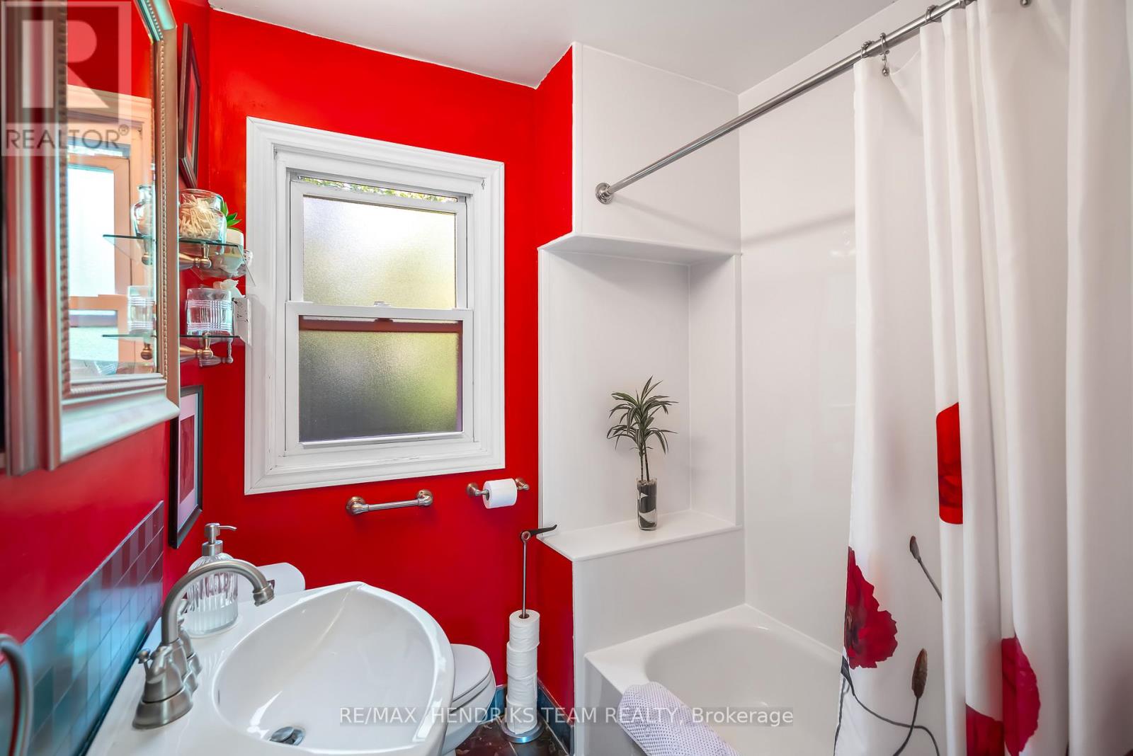 1 Walker Avenue, St. Catharines, Ontario  L2N 3L5 - Photo 13 - X12398003