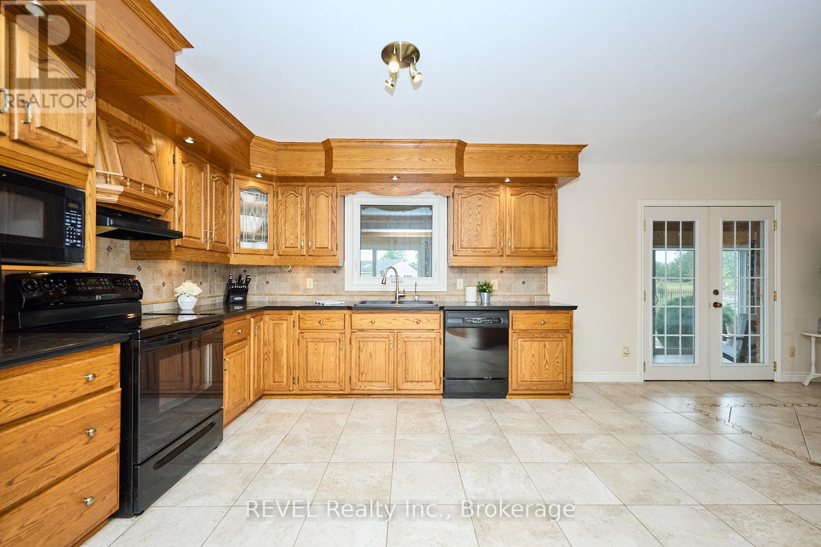 354 Doan's Ridge Road, Welland, Ontario  L3B 5N7 - Photo 14 - X12398016