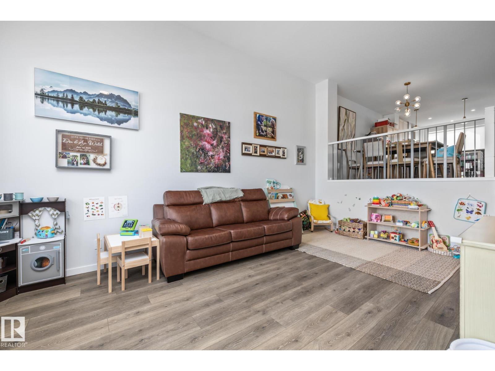 17227 3 St Nw, Edmonton, Alberta  T5Y 6G4 - Photo 3 - E4457284