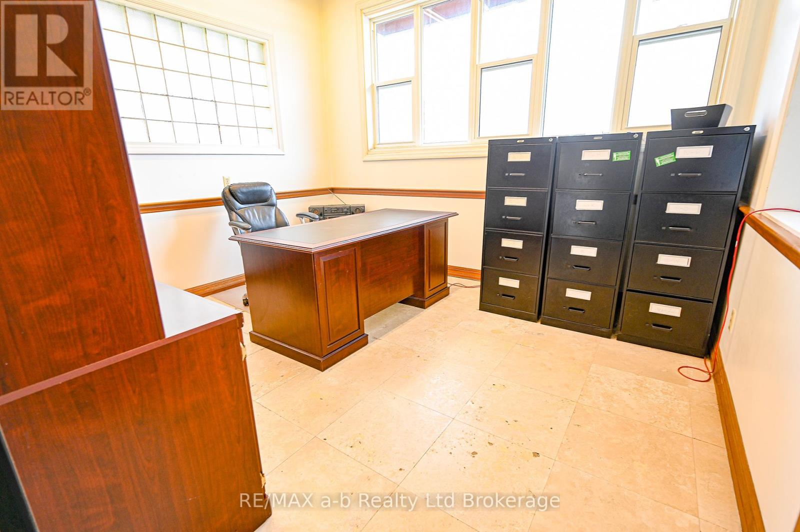 19 Ridout Street W, Tillsonburg, Ontario  N4G 2C8 - Photo 8 - X12398122