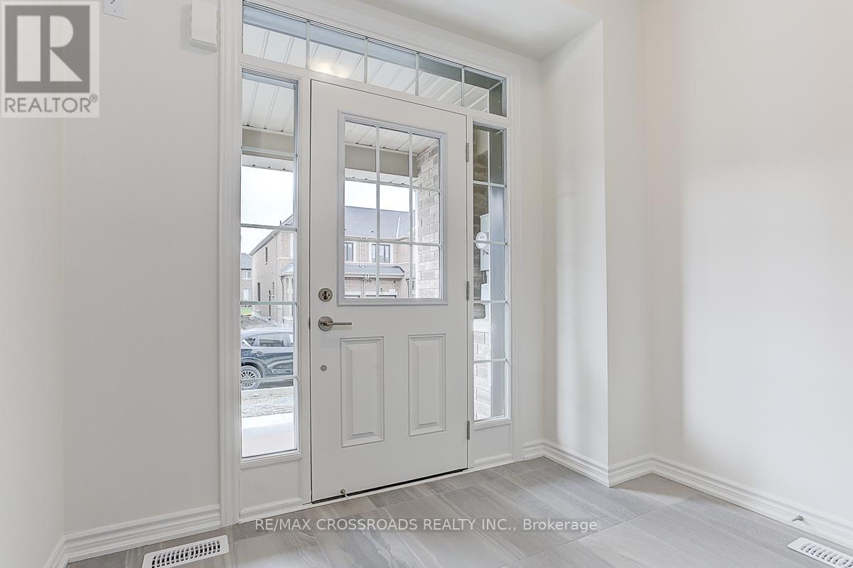 53 Velvet Drive, Whitby, Ontario  L1P 0P6 - Photo 4 - E12397882