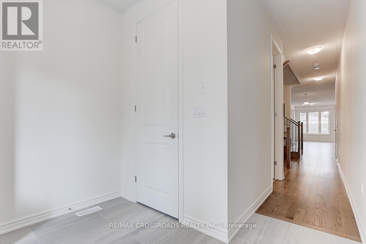 53 Velvet Drive, Whitby, Ontario  L1P 0P6 - Photo 5 - E12397882