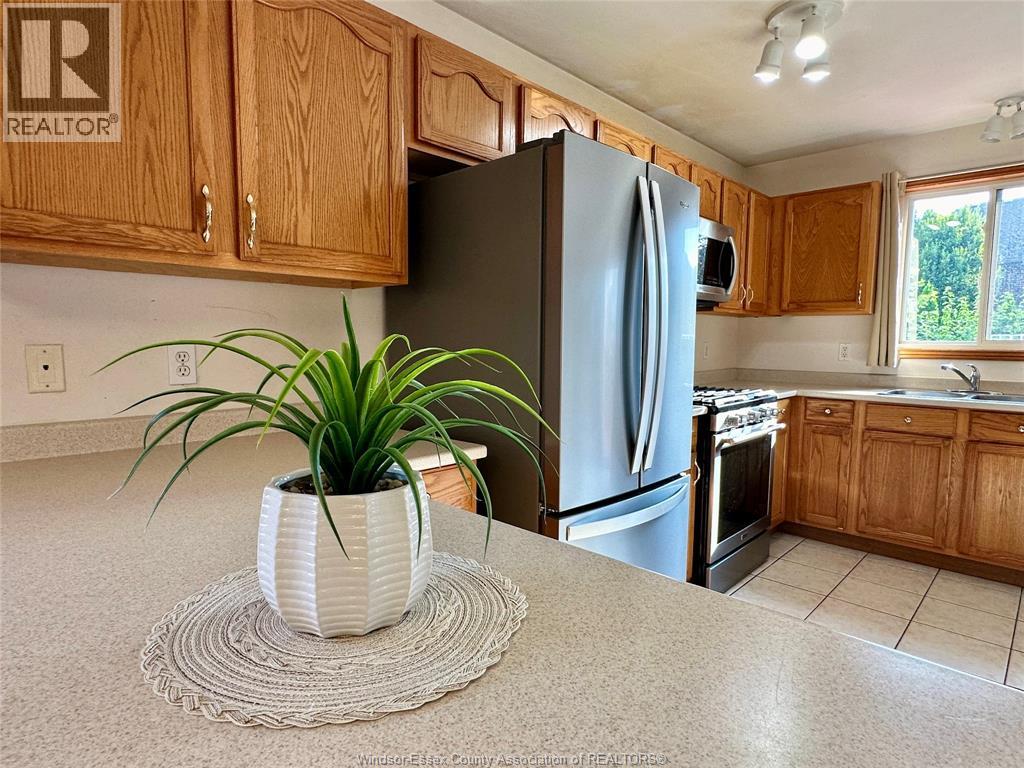 4135 Betts, Lasalle, Ontario  N9H 2N7 - Photo 10 - 25023180