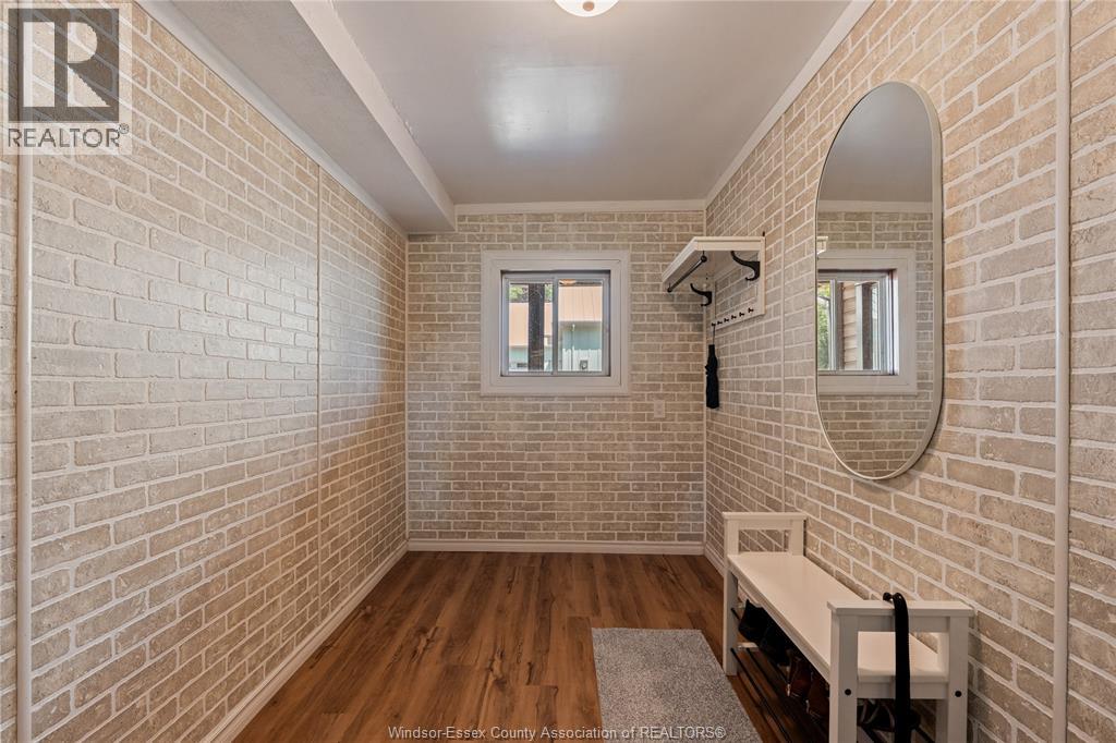 979 Maple Grove Drive, Harrow, Ontario  N0R 1G0 - Photo 2 - 25023178