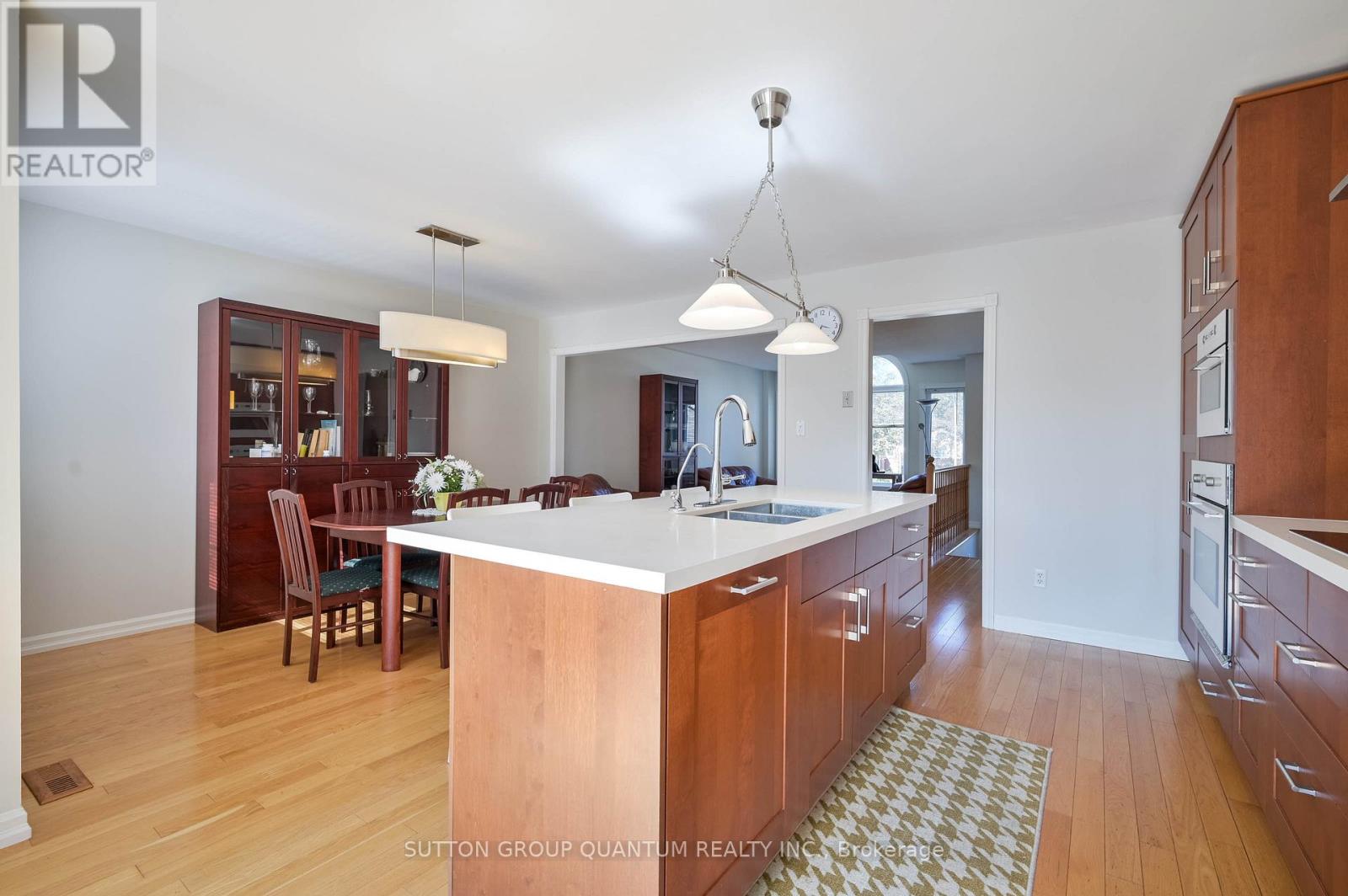 12 Langevin Drive, Wasaga Beach, Ontario  L9Z 1C6 - Photo 11 - S12397924