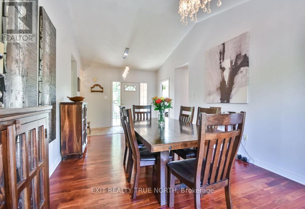 28 Nicholson Crescent, Springwater, Ontario  L9X 0G9 - Photo 9 - S12397936