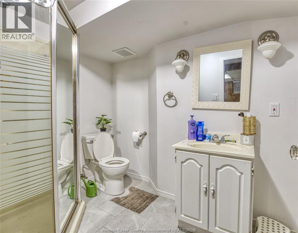 881 Lounsborough, Windsor, Ontario  N9G 1G2 - Photo 20 - 25023097